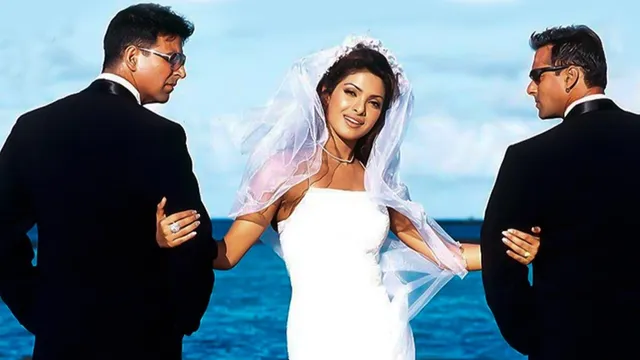 priyanka-chopra-shares-bts-pics-with-salman-khan-akshay-kumar-as-mujhse-shaadi-karogi-turns-20-comments-on-her-eyebrows